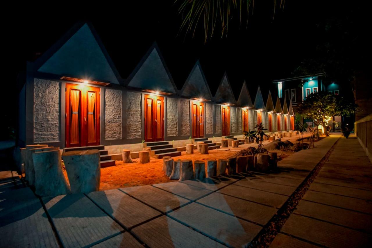 E2 Guest House Îles Îles Karimunjawa Extérieur photo